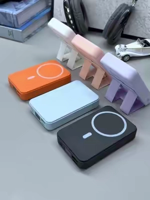 📲✨ Say goodbye to tangled cables! This wireless charger is all you need 🔋💨 🔋 #wirelesscharging #fastcharging #stand #powerbank #tiktokmademebuyit