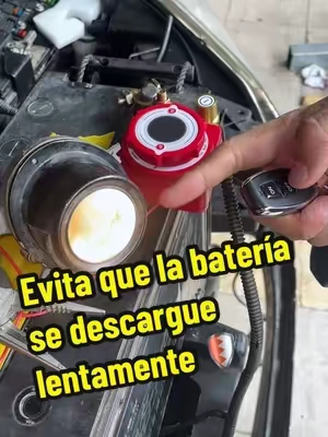 No te pierdas esta herramienta, Perfecto para autos guardados, RVs, camionetas 🚗🏠 #remotebatterydisconnect #disconnect #batteryswitch #carbatteryswitch #carbattery