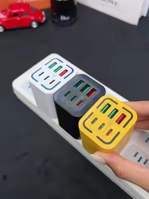 Charge multiple devices at the same time so that you don't have to worry about charging.#fastcharger #usbcharger #tiktokfinds #quickcharger #tiktokshop 