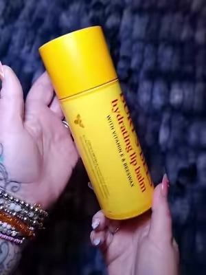 @burtsbeesUSA #burtsbees #burtsbeeslipbalm #lipbalm #lipbalmaddict 