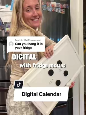 Replying to @Ms C and it holds the largest size with a breeze   ❤️ this! #digitalcalendar #familyorganization #busymomhack #busymomlife 