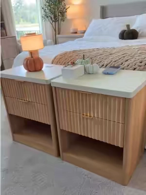 Mesitas de noche modernas para la decoración de las habitaciones, su diseño se adapta bien en cuartos pequeños  Mesitas de noche con estación de carga inalámbrica (puedes cargar tu teléfono sin usar cable)  #nightstand #nightstandwithchargingstation #BackToSchool #tiktokshopcreatorpicks 