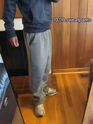 #sweatpants #fashion #baggypants #comfypants #viral 