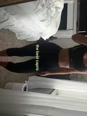 So flattering. #OOTD #capris #caprileggings #capripants #pilatesgirls 