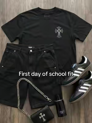 Too clean #fitcheck #firstdayofschool #backtoschoolshopping #jorts 