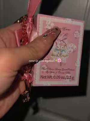 #lipgloss #lipglosskeychain #flowerknows #flowerknowsmakeup #tiktokshopcreatorpicks 