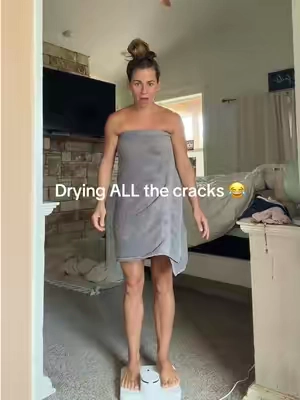 This would actually be genius if you have a hard time drying yourself off post surgery, elder or overweight or maybe you just don’t want to use a towel!!!! #bodydryer 