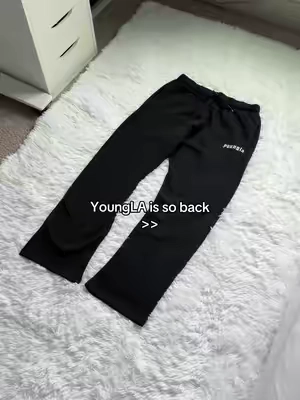 Uncuffed sweats are so slept on #youngla #sweats #nocuff #yla #gym 