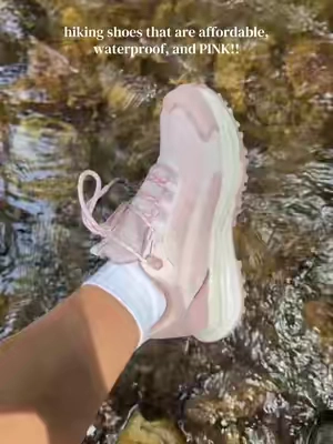Literally walking through a river and still completely dry 👏🏼 #waterproofshoes #hikingshoes #hikingoutfits #pinkshoes #nortiv8shoes 