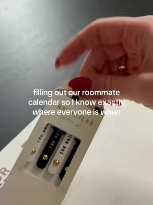 Your sign to make a roommate calendar!! 🤭 #roommate #calendar #organizedhome 