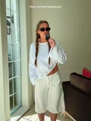 It’s giving “cool girl” 