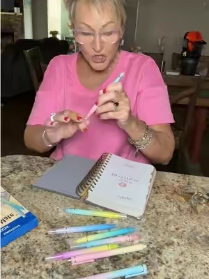 Calling all Pen Girlies!! If you like taking notes or journaling this pen set! #biblejournaling #journaling #penset #TikTokshopbacktoschool #tiktokshopcreatorpicks @Writech 