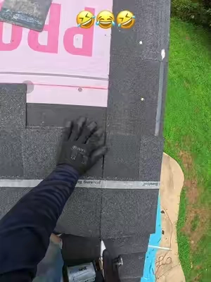 Me está llevando la carreta primo 😂🤣 #parati #humor #roofing #gracioso #workhard @✪MoOrales ✅ @Jenni VR @JS Mendoza502 
