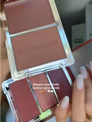 I’ve been waiting to get my hands on the Morphe cheek thrills!!!! Such a good set !!! Perfect for a summer golden goddess look 