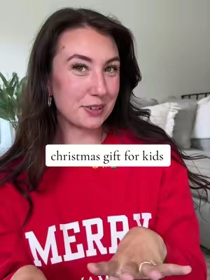Such a fun, useful christmas idea! ❤️ #christmas #toddlergifts #christmasgifts #toddlermom #giftideasforkids 