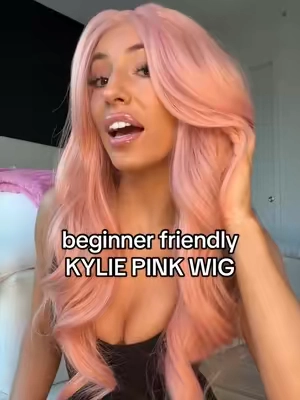 ok this Kylie Halloween costume it’s going to EAT. The shade of pink is so perfect 🦄 #wig #pinkwig #lacefrontwig #halloweencostumeideas #kingkylie 