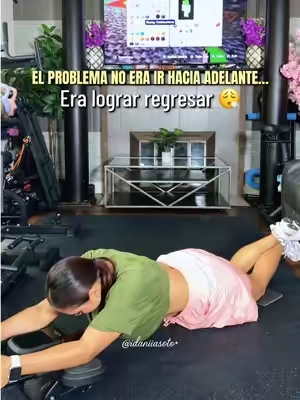 Con la llantita tradicional no podía ni regresar 😮‍💨 pero este roller con soporte para codos se siente más cómodo, estable y fácil de controlar. ¡Ahora sí puedo completar el movimiento! 🔥💪🏻  #abroller #abs #BackToSchool #homegym #progress 