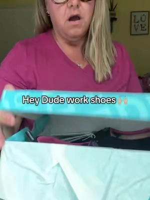 #heydude #heydudeshoes #workshoes #womensshoes #slipresistant 