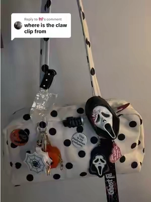 Replying to @🎀 scary knife hair claw! They have so many horror characters to choose from 😍 #hairclaw #horrortok #bagcharms #halloweenfinds #fyp 