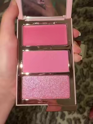 Free gift with purchase!! @ONE SIZE BEAUTY #backtoschool #beauty #onesizebeauty #blushtrio #pinkblush 