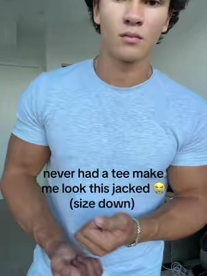 fit is actually insane, (size S, 5’10 185) #mensshirt #gym #gymclothes #arms 