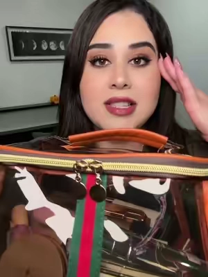 This is your sign to replace that crusty makeup bag sis 😅 #makeupbag #vintage #designerinspired #travelbag #storagebag 