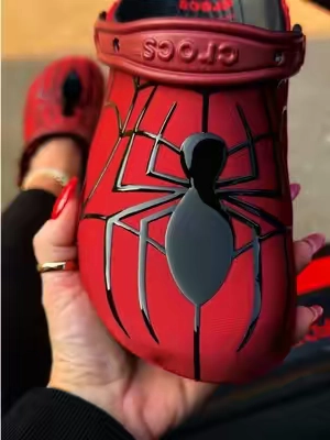 🕷️They’re back!!! #crocs #spidercrocs #BacktoSchool #crocsnewarrivals 