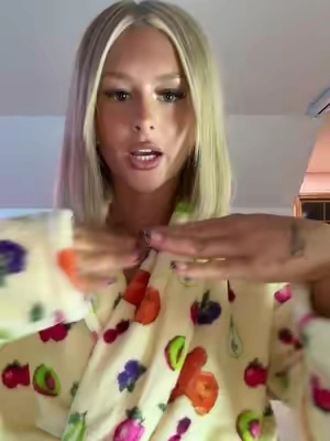cute bob + fruit robe how cute