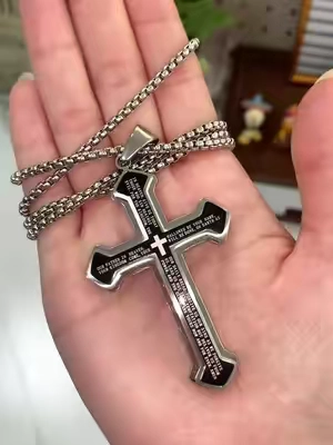#tiktokshopcreatorpicks #necklace #fyp #crossnecklaces #jesu ✝️✝️