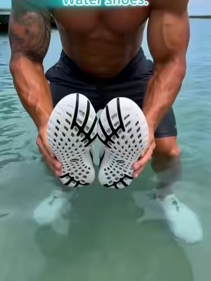 Stopsliding,startlookingfly.⚡️Fromslipperypooldeckstocitystreets,thesearetheultimatetechwearupgrade.Thatgripisnojoke.😤 #TikTokShopSummerSale Getyoursbeforethey’regone!#clogs#summeressentials#slipproof#ootdmen