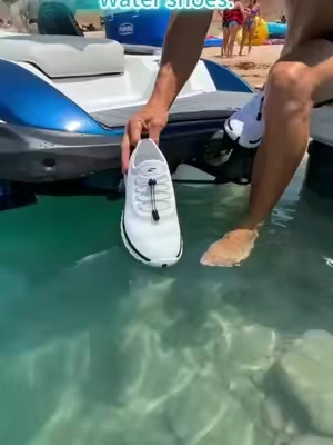 Stopsliding,startlookingfly.⚡️Fromslipperypooldeckstocitystreets,thesearetheultimatetechwearupgrade.Thatgripisnojoke.😤 #TikTokShopSummerSale Getyoursbeforethey’regone!#clogs#summeressentials#slipproof#ootdmen