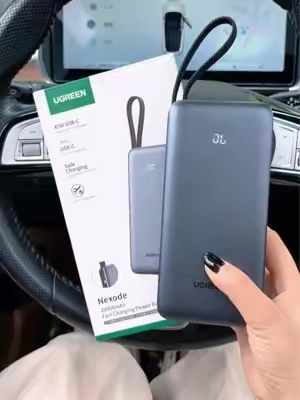 A compact power bank that keeps your devices charged anywhere. Perfect for travel, work, and everyday use. ✈️ Travel essential 🔋 Never run out of battery 📱 iPhone/Samsung emergency power 🎒 Everyday carry (EDC) #UGREEN #PowerBank #FastCharging #TravelGadgets #TikTokshopbacktoschool  