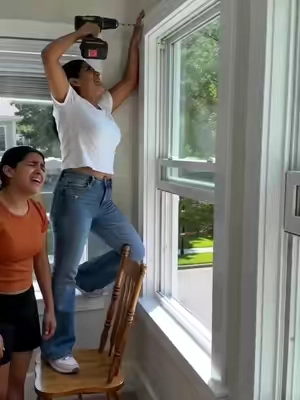 Ganchos transparentes sin taladrar para cortinas de puerta y barras de cortina – ¡Muy resistentes y fáciles de instalar!#curtain #curtainrod #Home #lovemyhome #fyp 