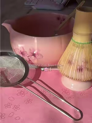 What’s better than matcha in the morning, having something pretty to prepare it in🍵🩰🌸 #matchaset #matchalover #matchatok #matchabowl #pinkaesthetic  