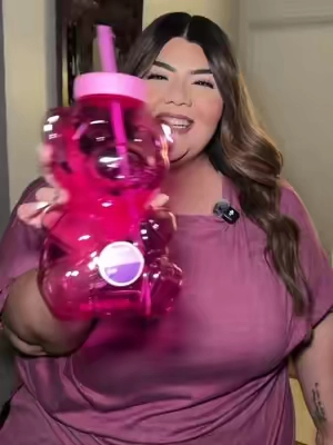How cuteeeeeeee 😍 #teddybearcup #bigbottle #tiktokshopfind #gummybear #cutewaterbottle 