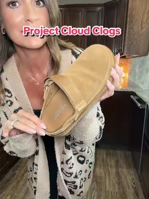 Cute comfy clogs! The memory foam sole is so thick and squishy ☁️ #clogs #sliponshoes #slippers #projectcloud #tiktokshopcreatorpicks 