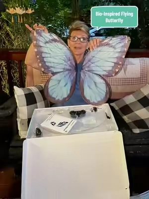 Bio-Inspired Flying Butterfly,winktoys Remote Control Realistic Butterfly with Flapping Wings,Bionic Flight Technology, Monarch Butterfly Design,Luxury Tech Gift, Decorative Display, Perfect for Spring Outings,outdoor fun,Party Toy,Cool Gifts #tiktokshopsummersale #TikTokshopbacktoschool #sohochic #monarchbutterfly #winktoys @Winktoys 
