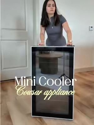 Mini refrigerador con puerta de cristal #minicooler #minifridge #refrigeratororganization #terraza 