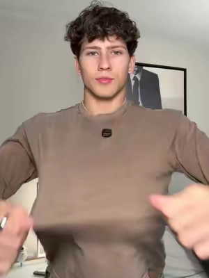 7674296575631428878