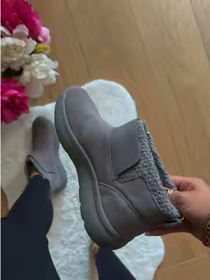 Skechers Slip-ins boots make chilly mornings easier with hands-free wear, cozy comfort, and an everyday fall look #Skechers #SkechersSlipIns #SlipInBoots #FallBoots #WomensBoots 