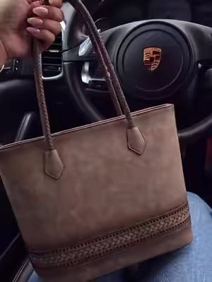 The product is in the cart, my dear friends. #bags #handbags #womenbag #bag #womenbags 