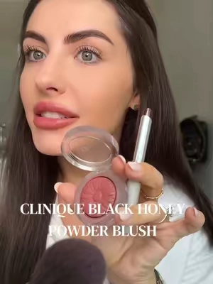 Most PERFECT blush shade🌸 @Clinique @Clinique Store #Clinique #BlackHoney #blush #tiktokshopcreatorpicks #TikTokshopbacktoschool 