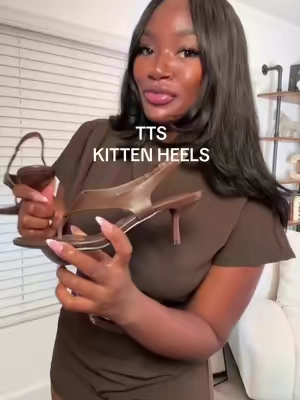 Love me a good kitten heel during the day. #kittenheels #kittenheels #heels #shoes 