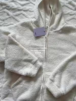This is your sign to get a cozy hoodie for the colder days ahead☁️✨ #mellowhoodie #hoodie #cozyhoodies #cozyfit @Mellow Sleep 
