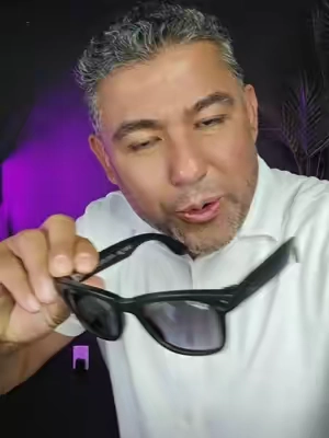🕶️ Tecnología inteligente con el diseño clásico Wayfarer Los Ray-Ban Meta Wayfarer Gen 1 reacondicionados en Matte Black con lentes Gradient Graphite Polarized combinan cámara integrada, audio de oído abierto y controles por voz en un estilo icónico. #TikTokShopCreatorPicks #RayBanMeta #SmartGlasses #Refurbished #WearableTech