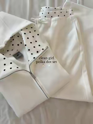 love a matching sweat set 🪽 #polkadots #sweatset #gymset #itgirl #aesthetic polka dot matching set baggy hoodie sweats aesthetic clean girl gym girl 