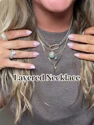 They literally did ALL the work for you ✨🤌🏼 The perfect layered necklace without having to guess what chains look good stacked together. Just put it on and your outfit instantly looks more put together. Such a good staple to add to your jewelry collection! 🤍✨ #LayeredNecklace #JewelryFinds #EverydayJewelry #NecklaceStack #AccessoryLover 