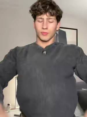 7674324976375237918