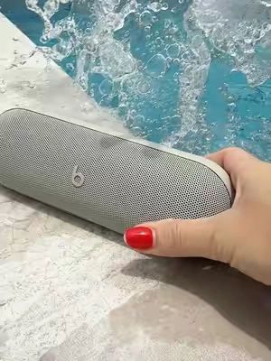 the price of these with QVC tho 👀 water resistant, lasts up to 24 hrs and you can connected 2 together 🤌🏼#beatspill #beatspillspeaker #wirelessspeaker #portablespeaker 