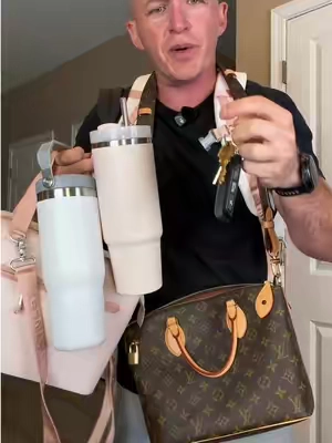 Ladies am I forgetting anything that you need to carry into work? #workbag #worktote #totebag #travelbag #stanley 